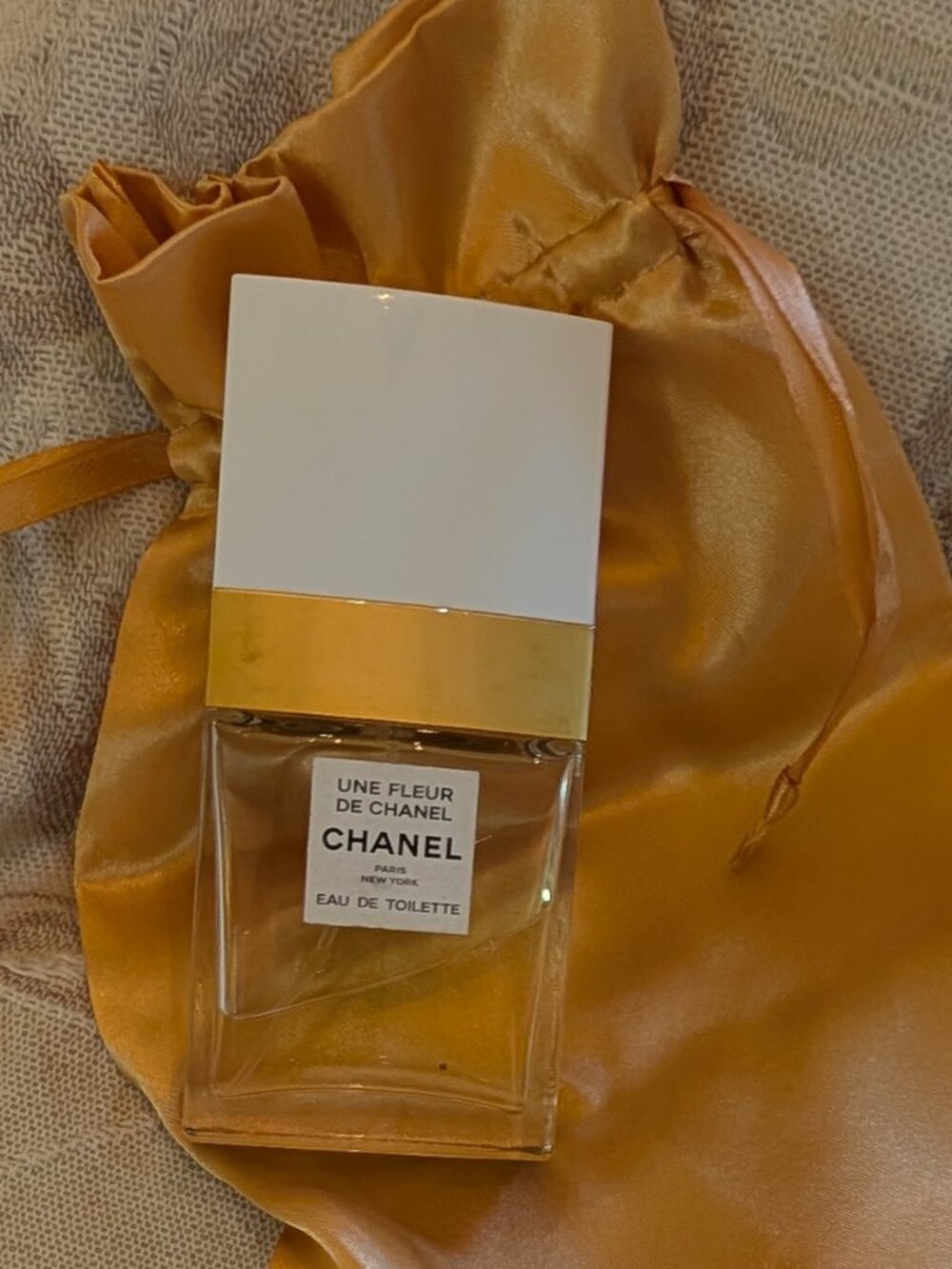 Chanel Une Fleur de Chanel eau de Toilette - Picture 7 of 11